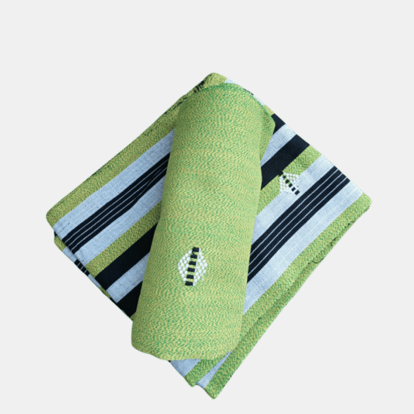 Pagne Faso Dan Fani fait main, tissé au Burkina Faso. Idéal pour vos créations de mode, mariage ou cérémonies. Disponible en plusieurs motifs et couleurs